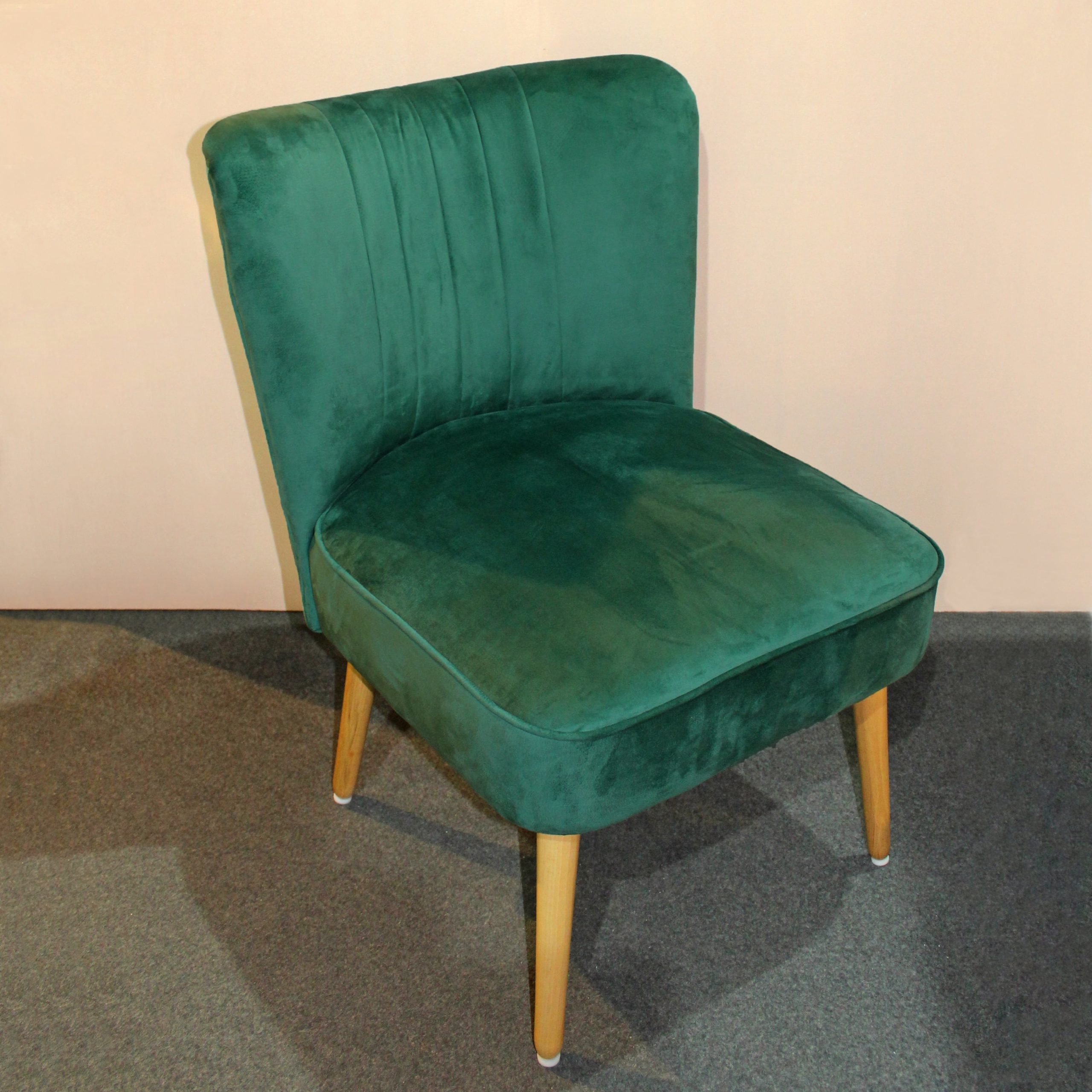 CADEIRÃO TURIM VERDE (ALTURA-90CM LARGURA-60CM PROFUNDIDADE-68CM) – 110€-min