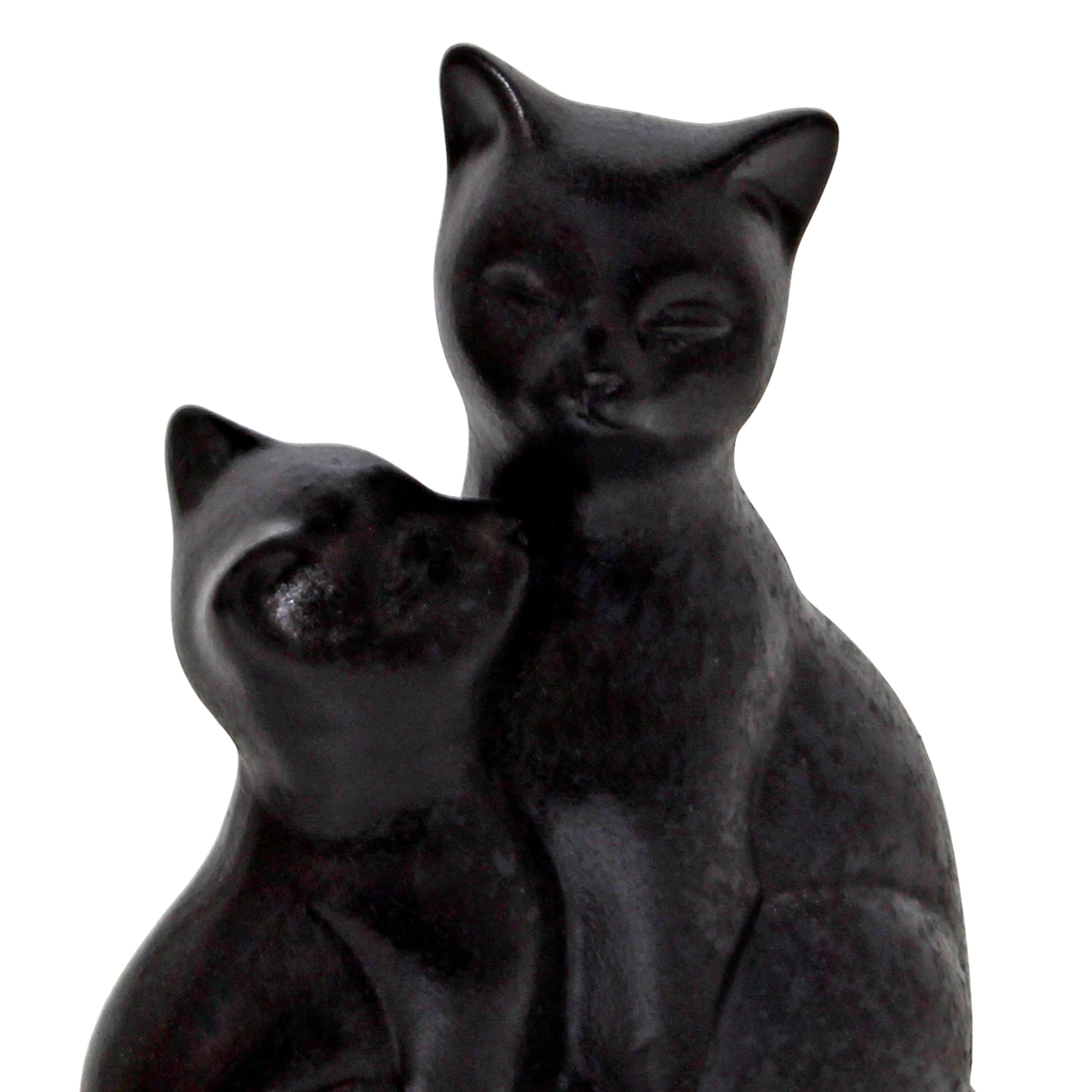 W247D – FAMÍLIA GATOS PRETO-1